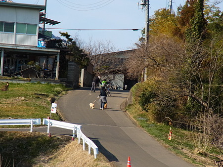 坂はきつし、歩けよ少年