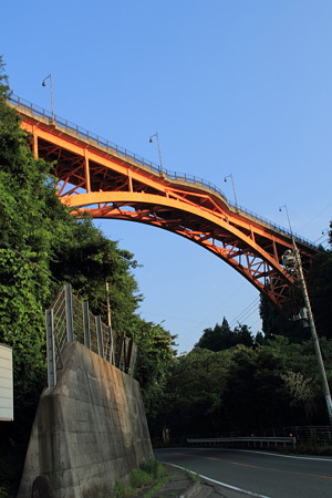 国道17号線　燦々橋