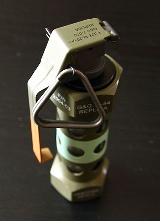 M-84 Stun Grenade (4)