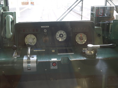 205系横浜線H2編成運転台(東神奈川駅)