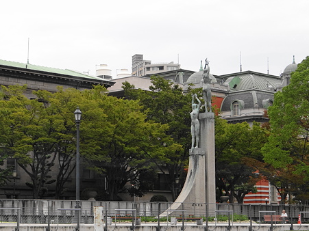 大阪市中央公会堂とビーナス像