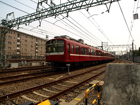 800形(子安駅)1