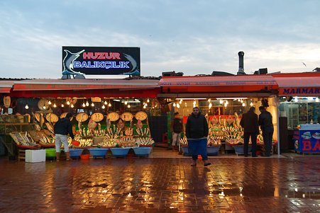2011.01.28　トルコ　イスタンブル　魚市場クムカプ
