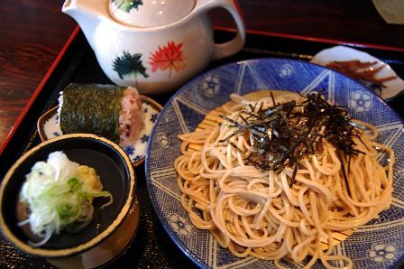 ざるそば690円